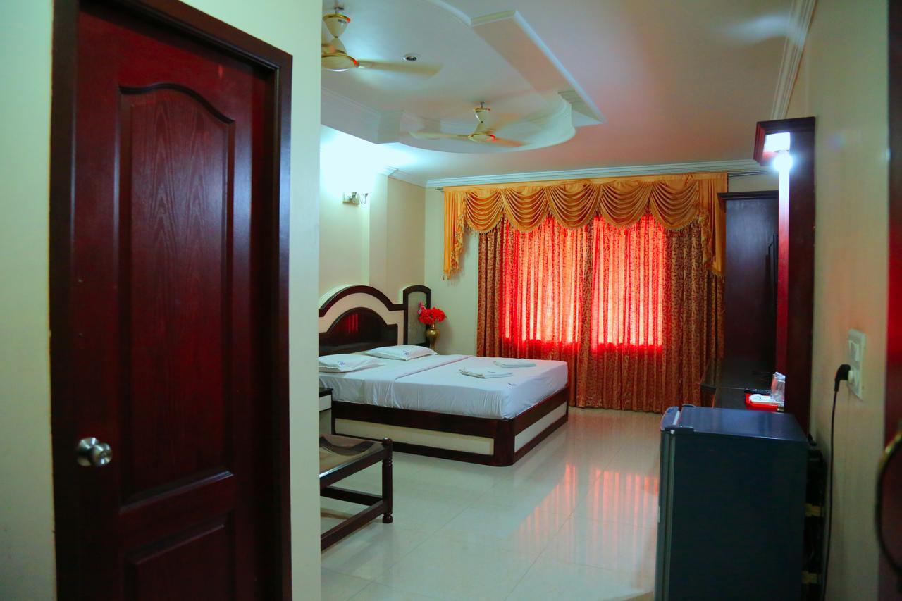 Hotel Vels Court Palani Exterior foto