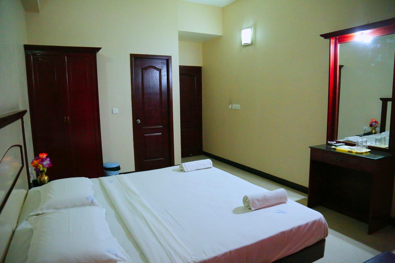 Hotel Vels Court Palani Exterior foto
