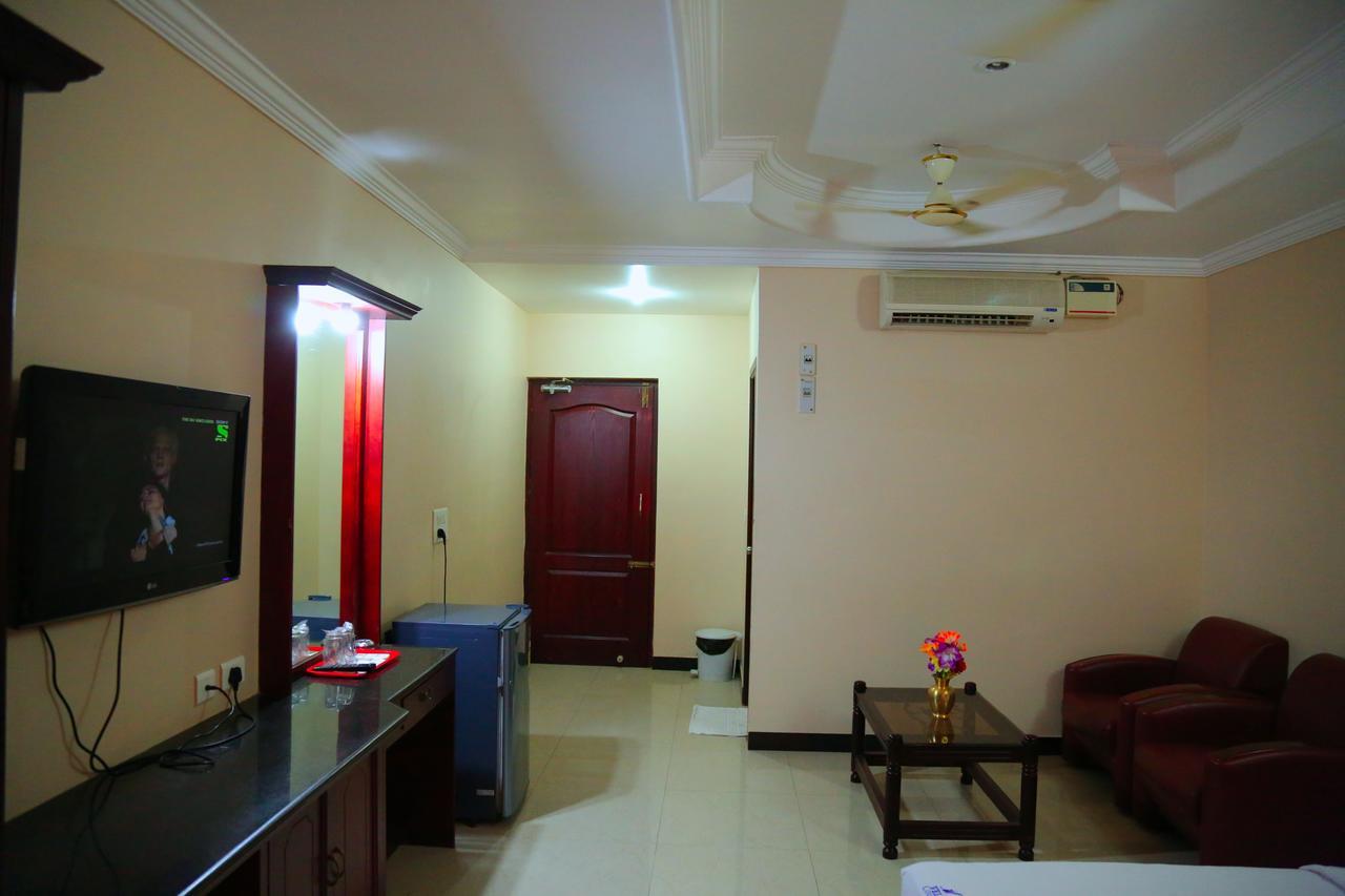 Hotel Vels Court Palani Exterior foto